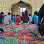 Langkah Dua Srikandi Relawan UIN Jakarta Antar Obat-Obatan untuk Warga Agam