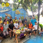 Sentuhan Kasih dari Relawan UIN Jakarta: Kehangatan Hadir di Jorong Arikia Sumatera